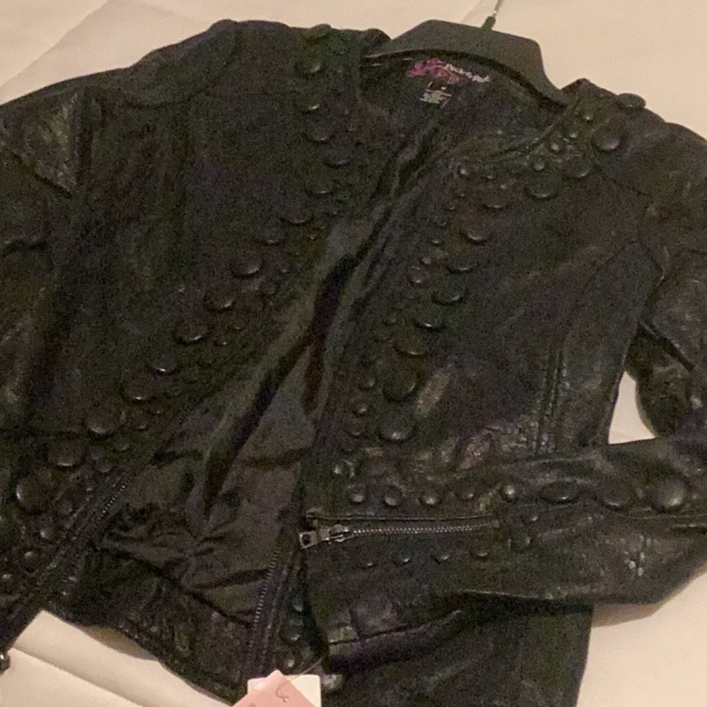 Vegan leather women jacket (brand new) with zipper and accents on sleeves